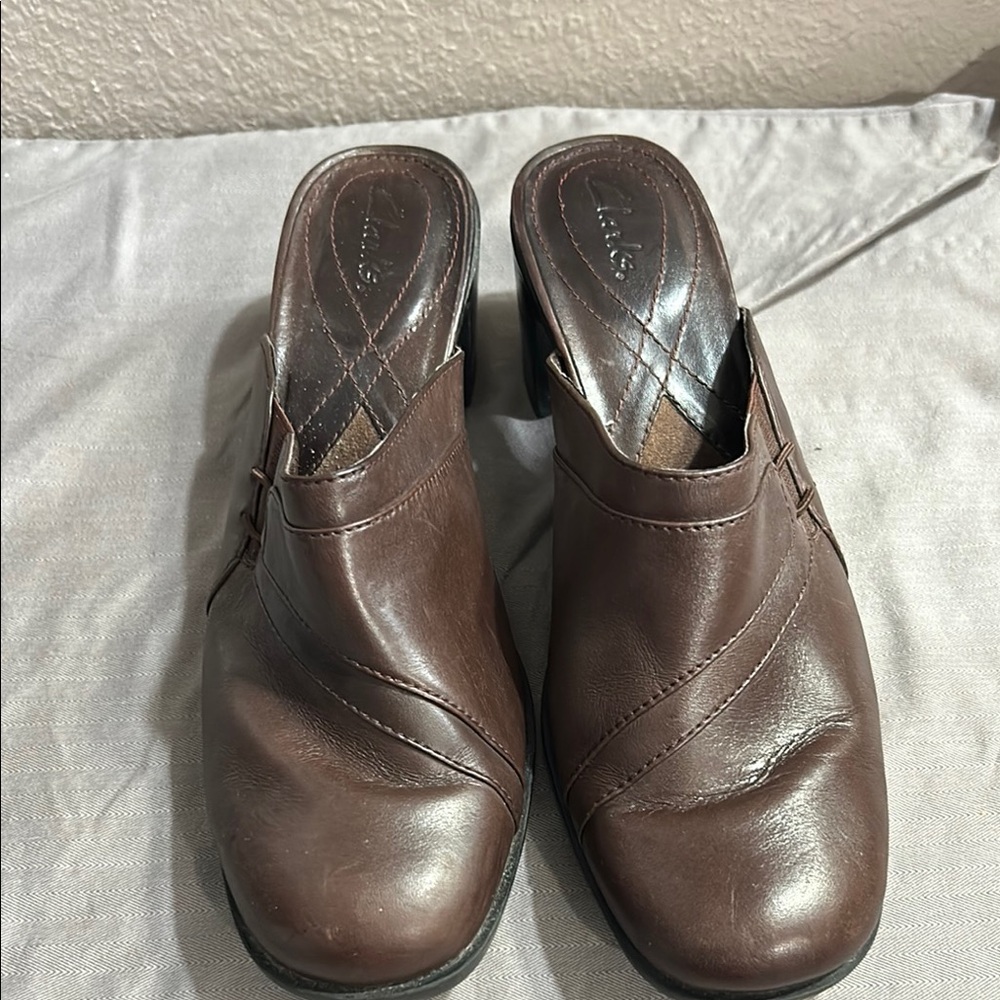 Clarks Brown Leather Mules Classic Slip-On Design